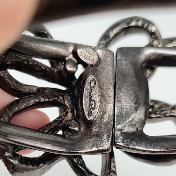 Oscar de la Renta Citrine Swarovski Crystal Bow Statement Hinge Bangle Bracelet - Picture 7 of 11